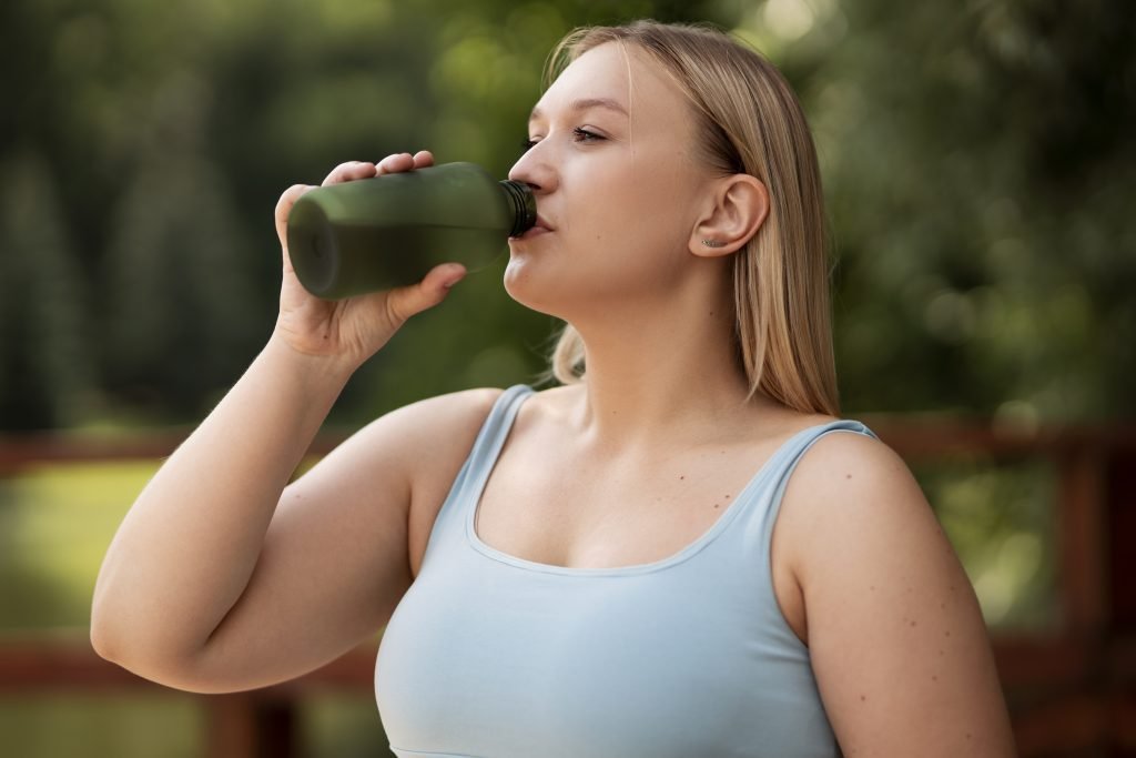 Beber água emagrece e ajuda a controlar o apetite de forma natural